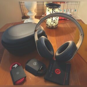 BEATS Dr. Dre Studio3 On Ear Wireless Headphones Noise Cancelling- Shadow Gray